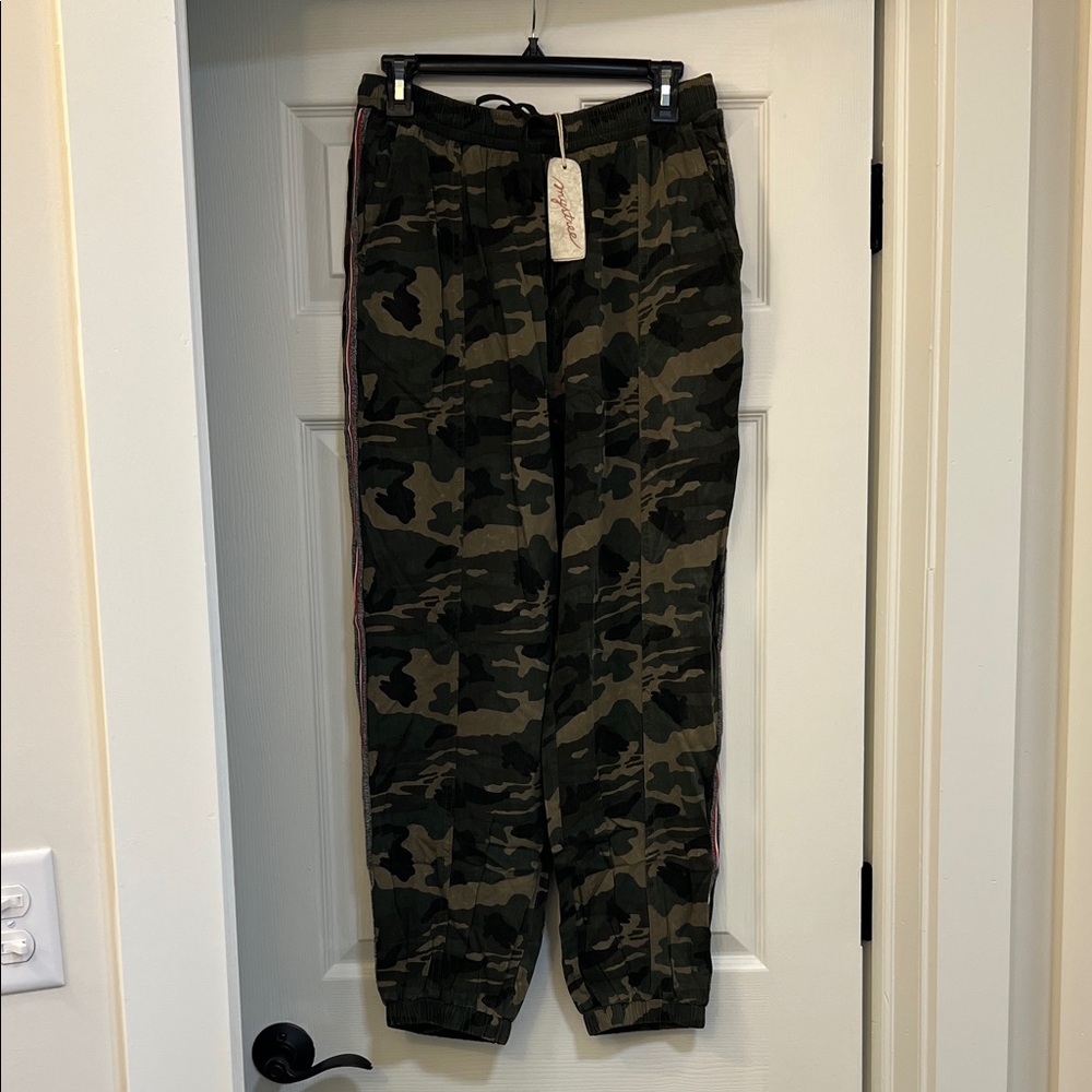 Mystree Olive Camo Jogger Sweatpants with Side Stripe